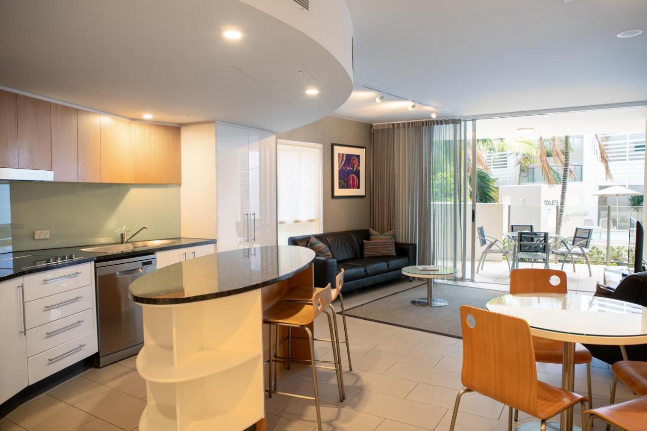 Rumba Beach Resort Калаундра Экстерьер фото A typical apartment interior
