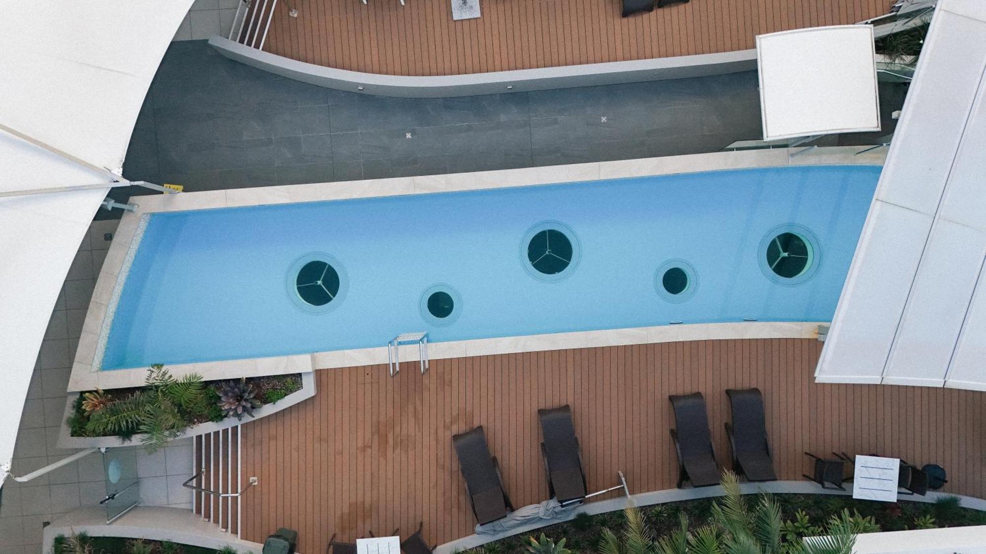 Rumba Beach Resort Калаундра Экстерьер фото