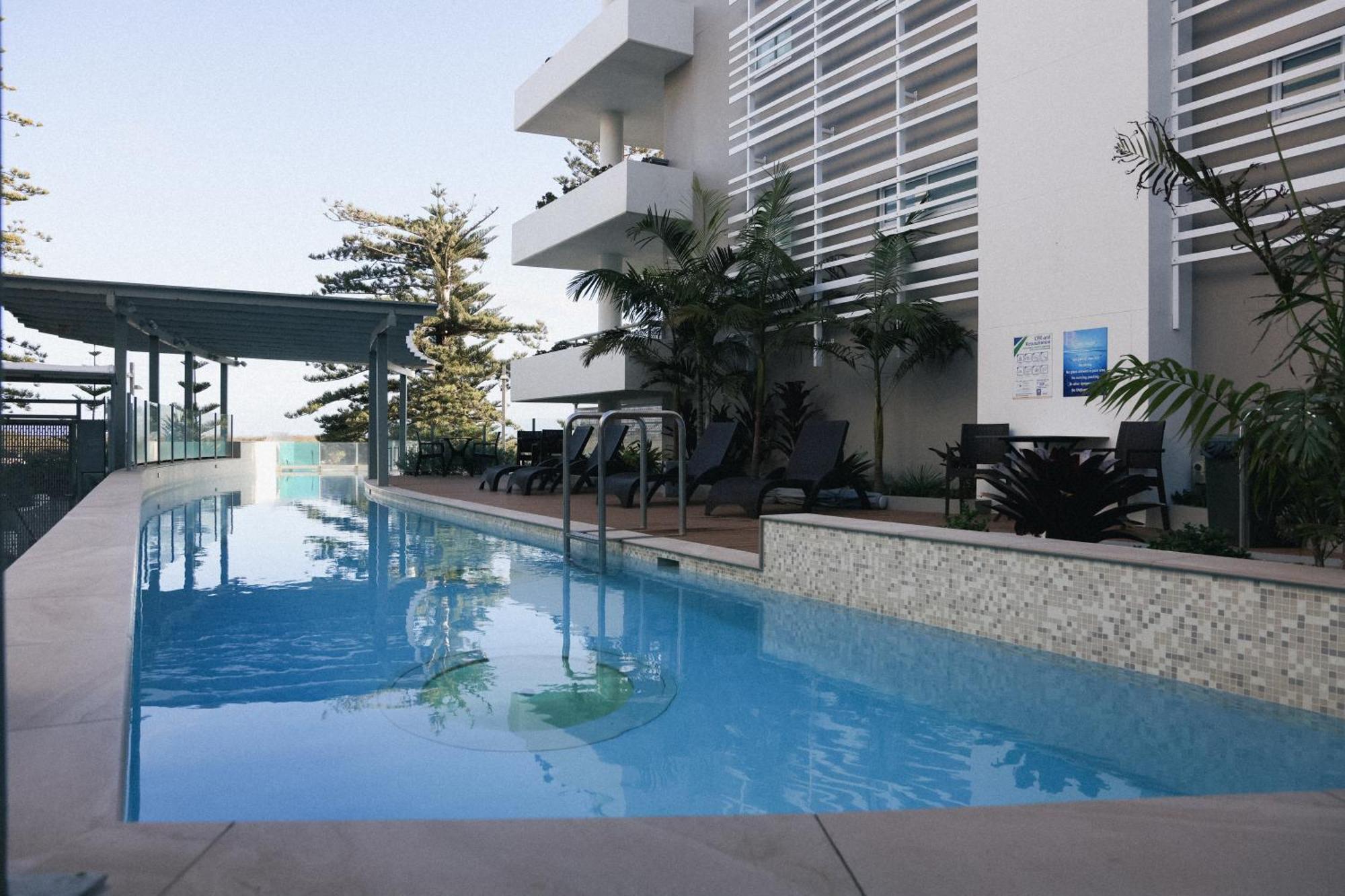 Rumba Beach Resort Калаундра Экстерьер фото